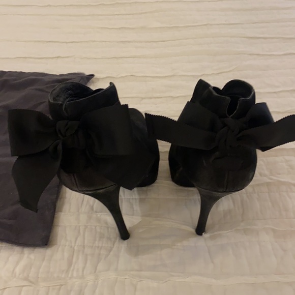 Vera Wang open toe suade booties size 9.5 - Picture 3 of 4